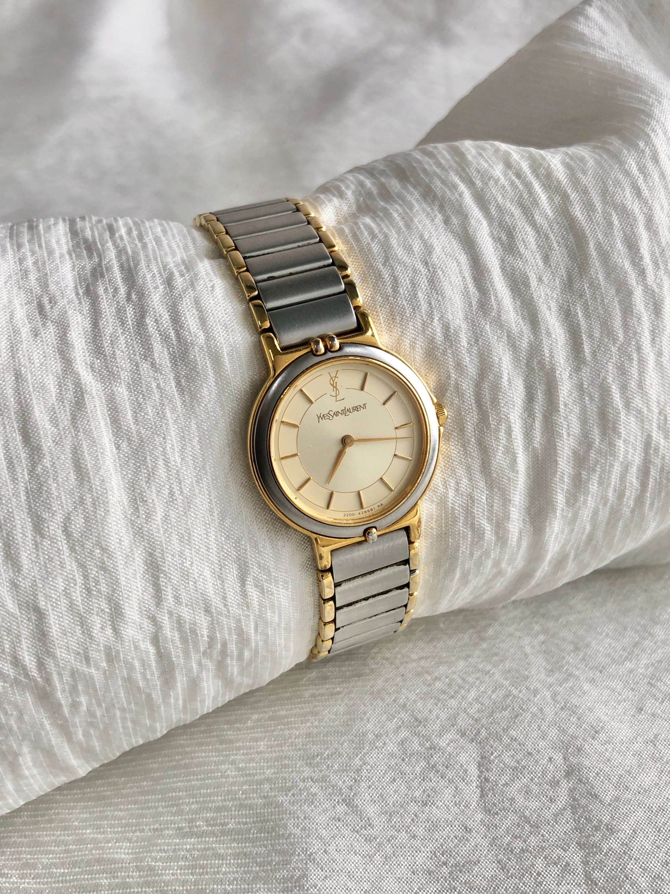 YVES SAINT LAURENT 腕時計 稼働品 ゴールド×シルバー YSL Yves Saint Laurent イヴ・サンローラン 腕時計 シルバー ゴールド