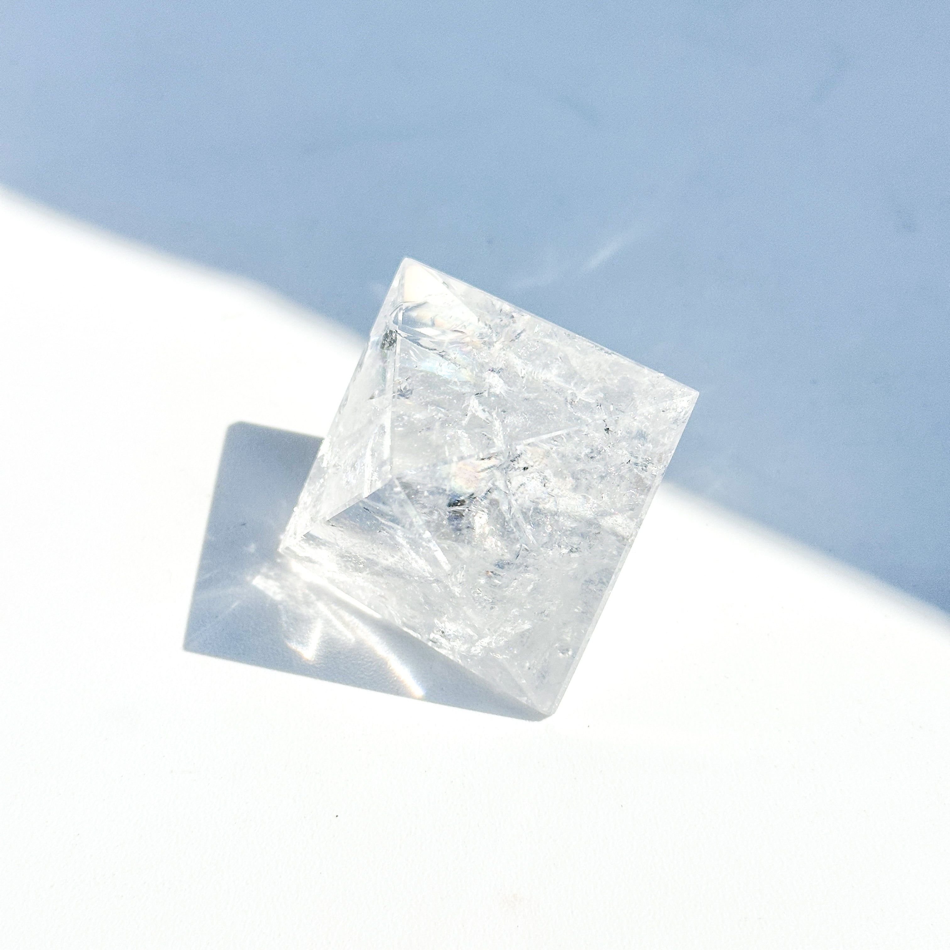 虹◎ミナスジェライス産クリアクォーツ 正八面体(オクタヒドロン)21◇ Clear Quartz Octahedron ◇ 天然石・鉱物・パワーストーン