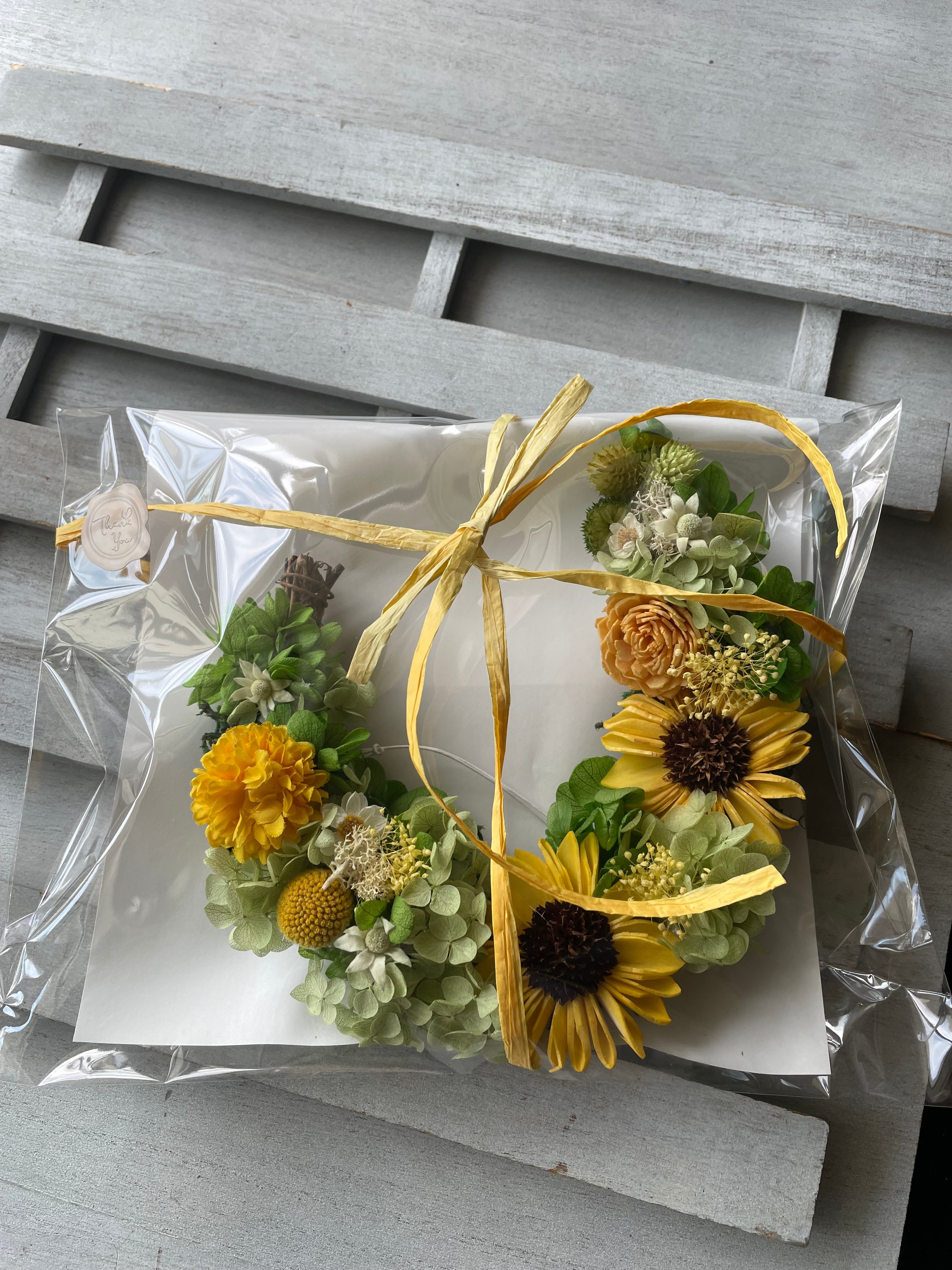 ひまわりとビタミンカラーの紫陽花リース | 京都宇治市