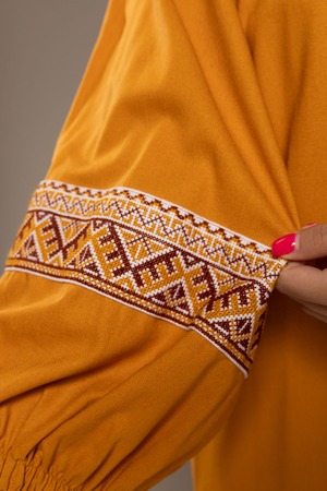 ウクライナ刺繍ヴィシヴァンカ　手刺繍　レディース・フリーサイズ