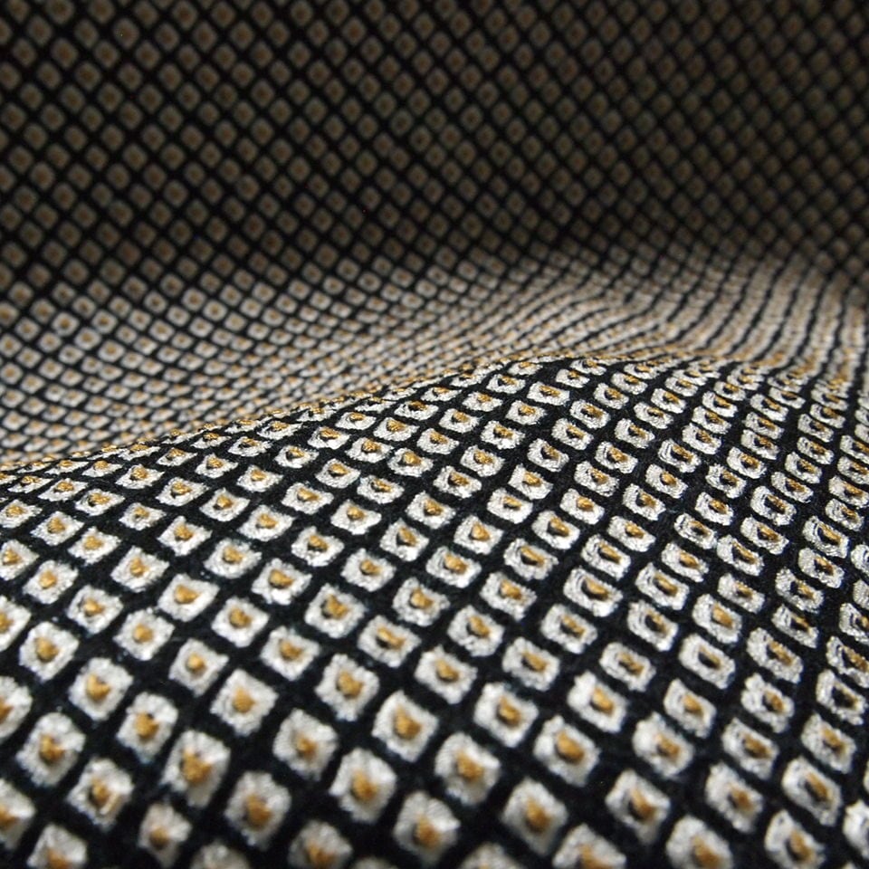 総絞り・小紋】黒色総絞りの着物 | ひふみ屋