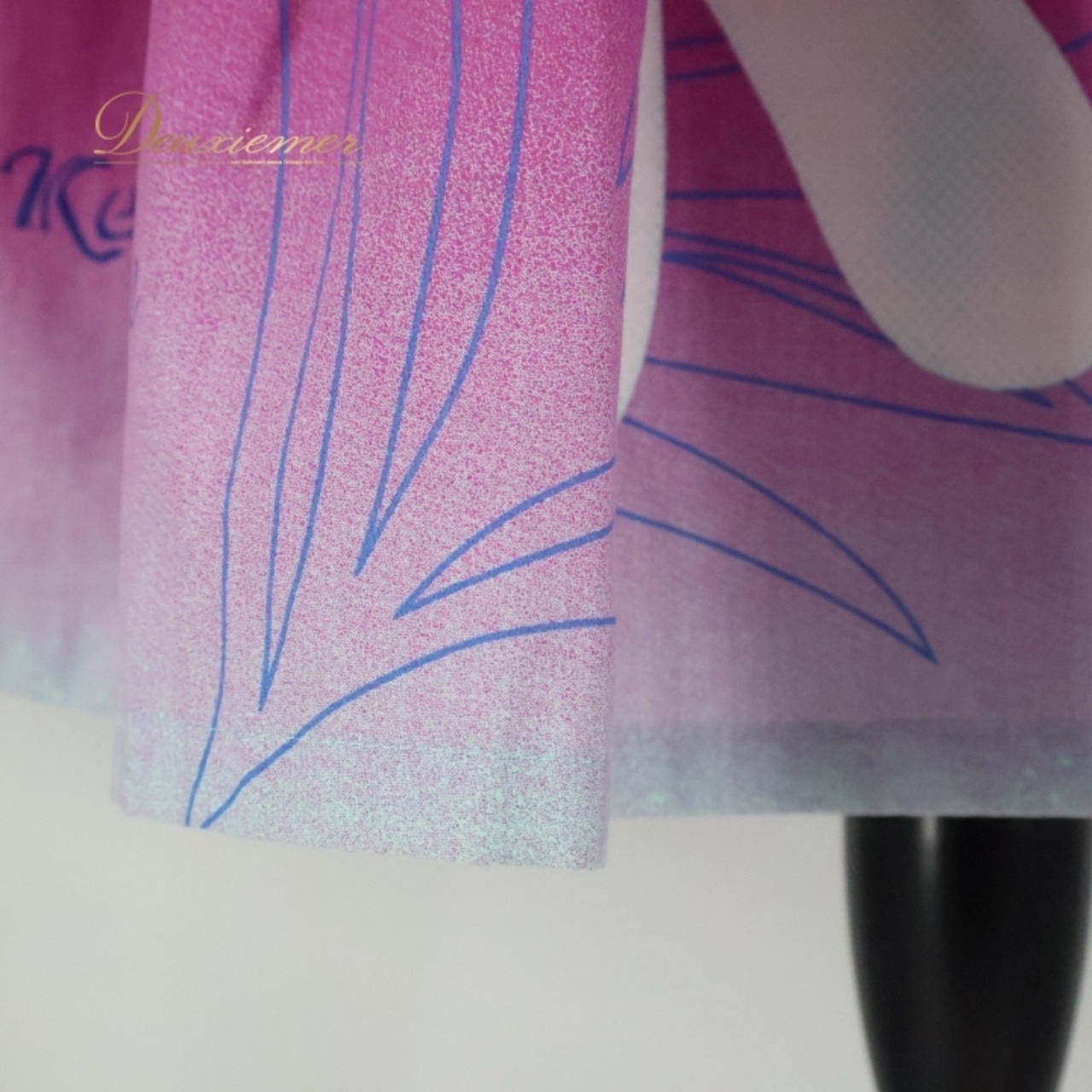 フラダンス 衣装 パウスカート パープル系 エムエムジェイ 日本製 グラデーション 花柄 フラワープリント ハワイアンプリント アロハ レッスン 練習 かわいい 華やか 鮮やか おしゃれ 紫 ホワイト系 ブルー系 白 青 紫系グラデーション 花柄ハワイアンスタイル 鮮やかなデザイン オシャレなフラダンス衣装 ダンスレッスン用 華やかなパープル おしゃれなデザイン アロハスタイル