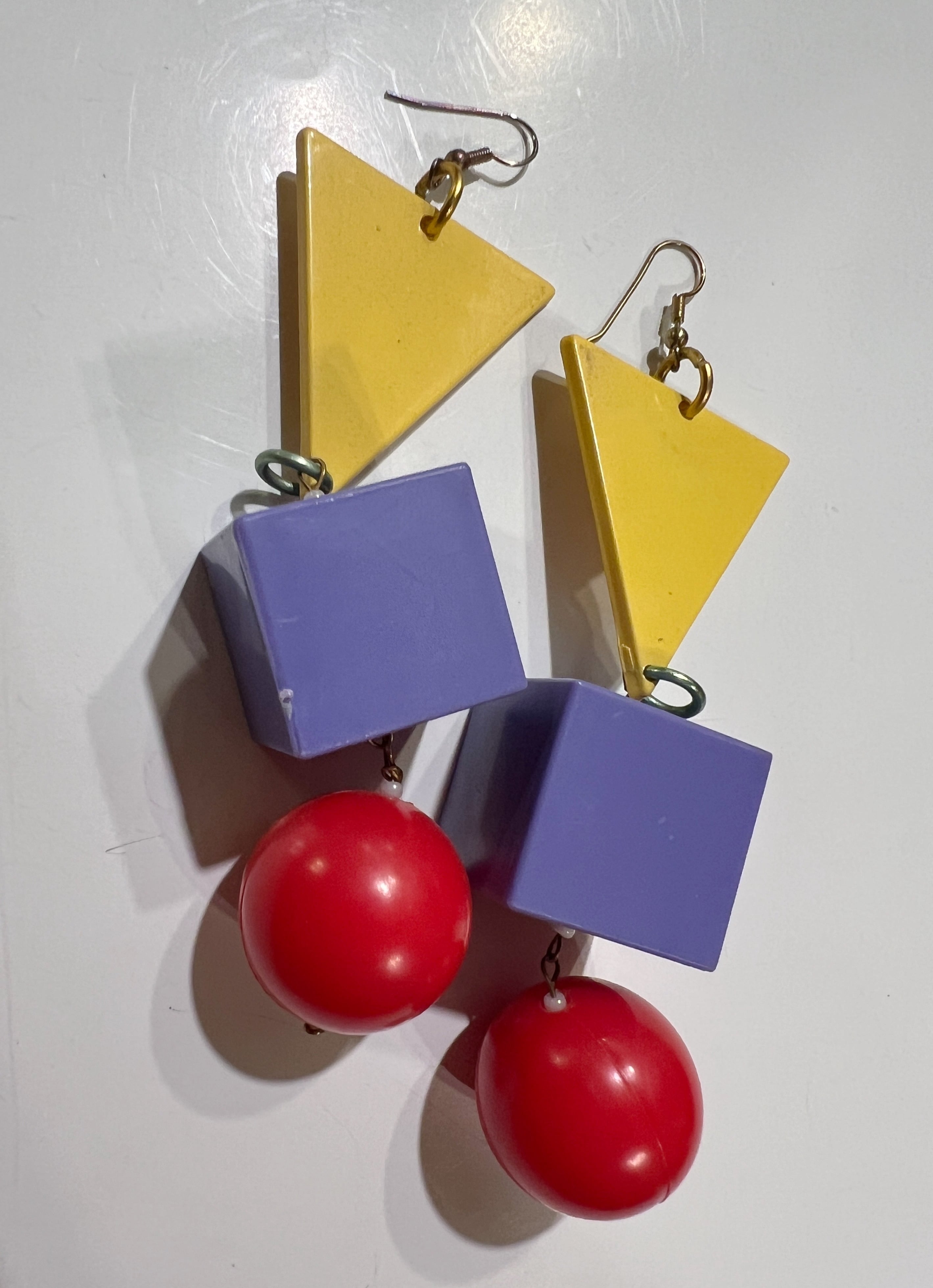 Desiner's yellow × purple × red pierced earrings ( デザイナーズ パープル × レッド × イエロー ピアス