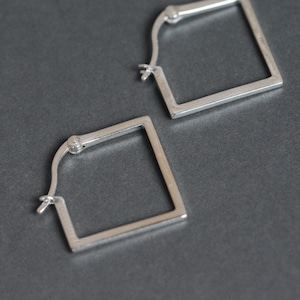 square (L) ピアス シルバー