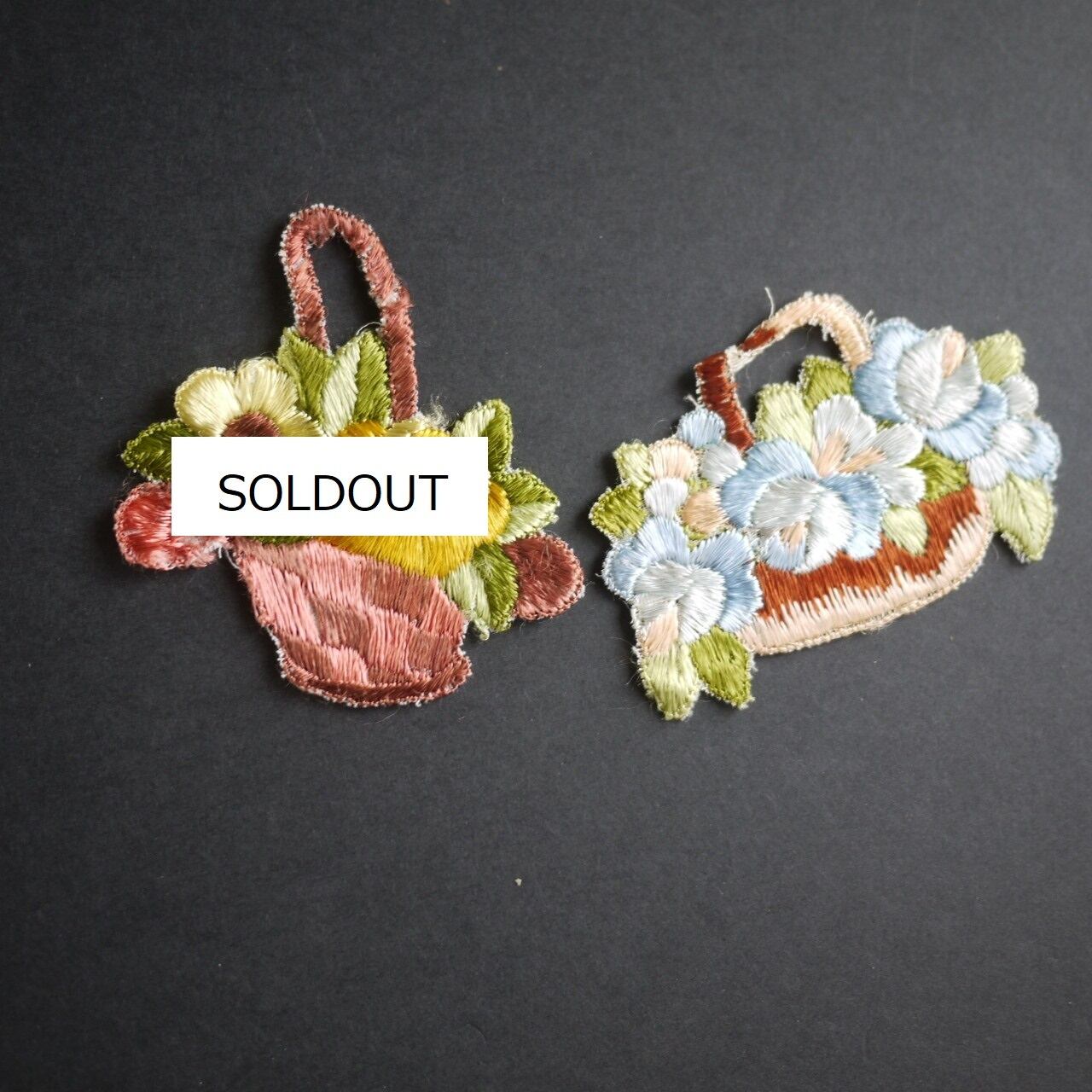 刺繍のモチーフ 花かご ドイツ アップリケ Patch A/B