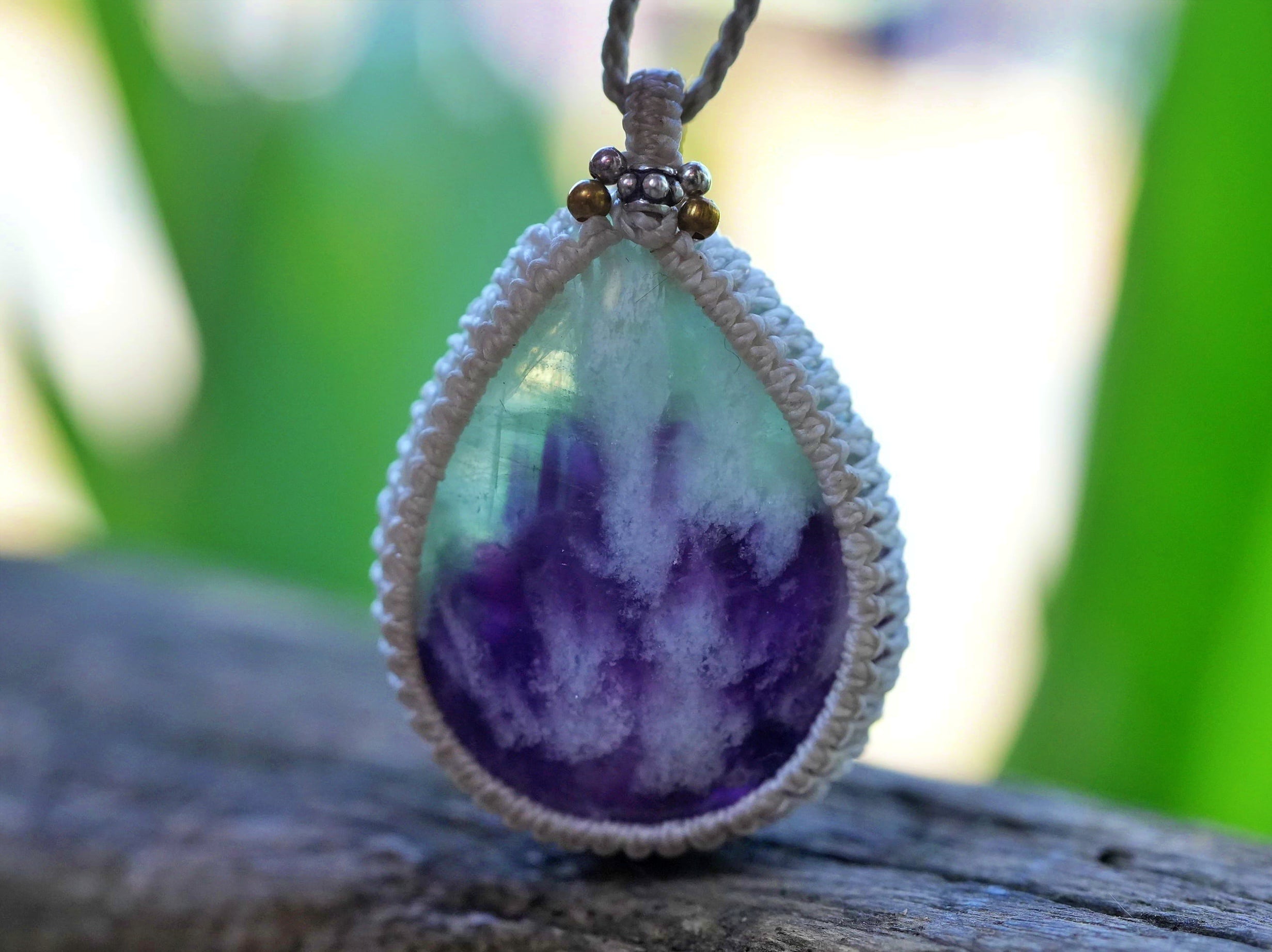 立派な大粒☆エンジェルフェザーフローライト マクラメ