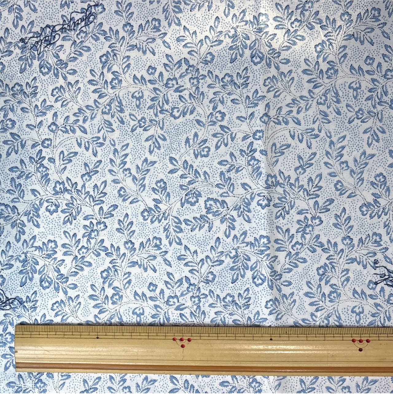 ★CT268◆オーダー1m単位◆綿100%ブロード生地◆花リーフ柄+英字◆ライトブルー系