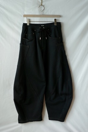 KHOKI【3D Cutting Sweat Pants -Black-】