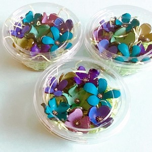 【革の花畑カップ】ピン加工8種の花入りカップ(ブルーカラー)