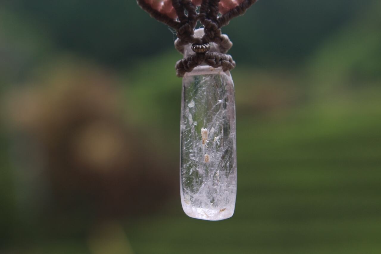 Kunzite micromacrame design pendant