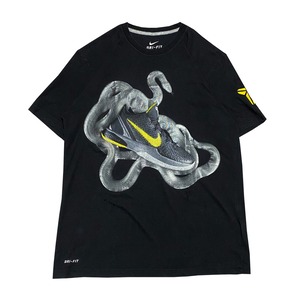 コービー・ブライアント Nike Zoom Kobe 6 ブラックマンバ Tシャツ NIKE