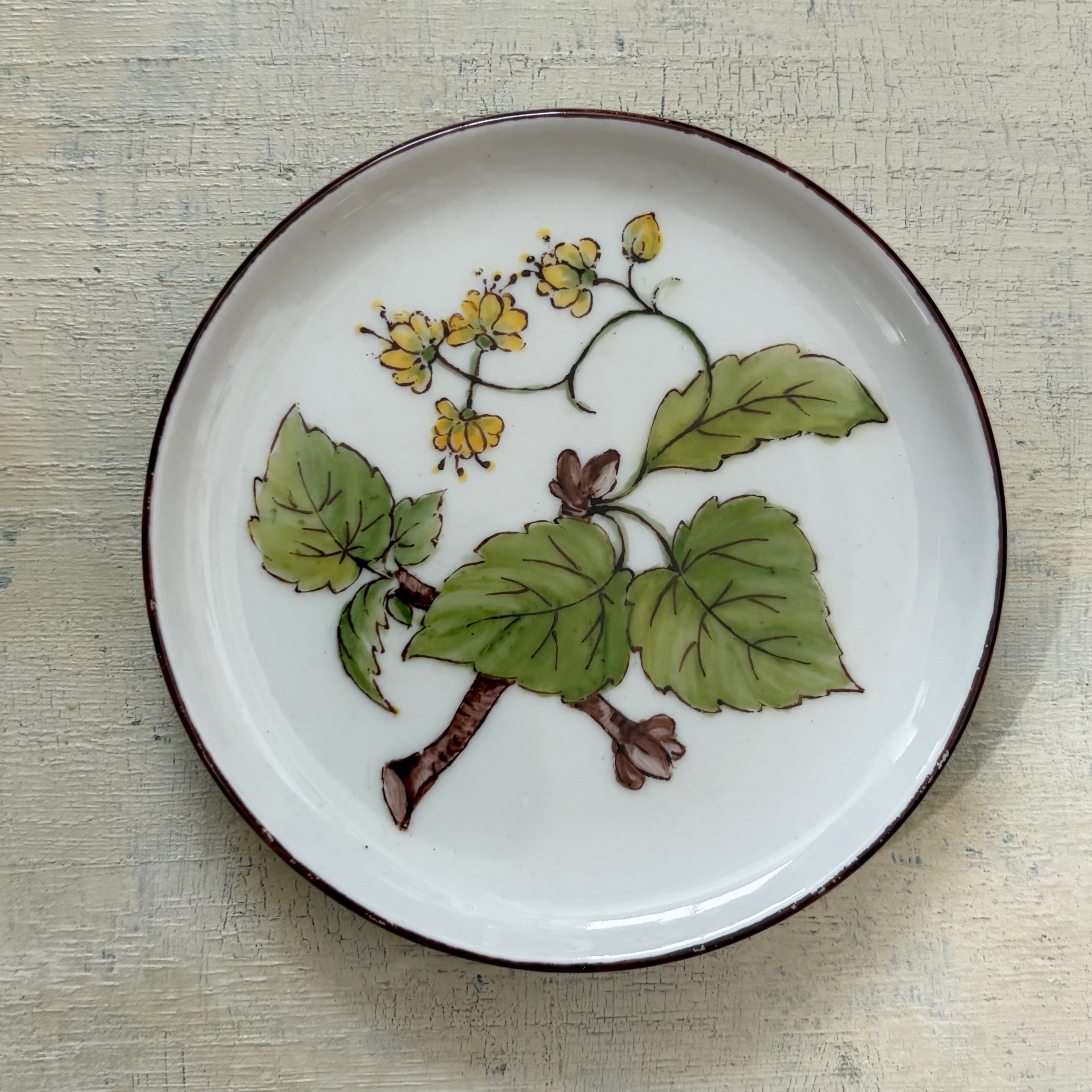 手描きの花模様の小皿②