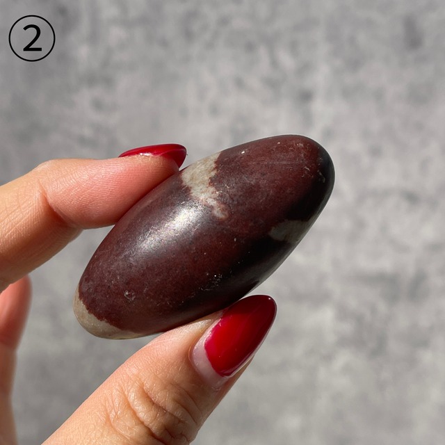 インド・ナマダ川【クリプトクリスタリンクォーツ（シバリンガム）】リンガム ② 鉱物 天然石 パワーストーン