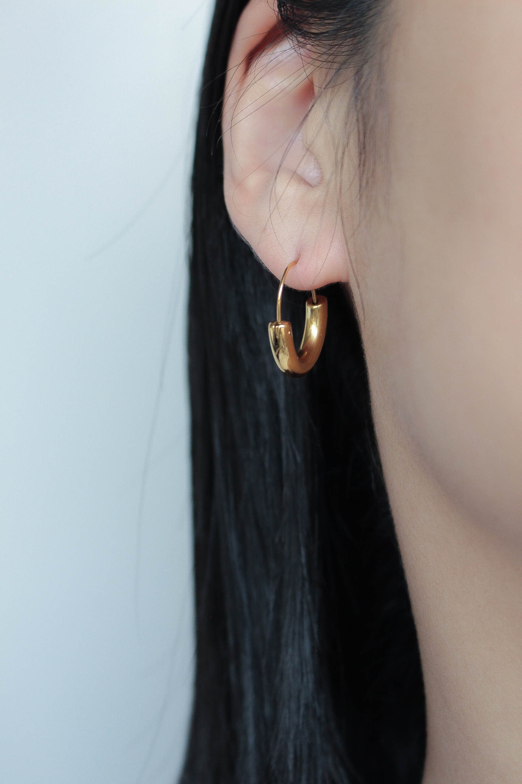 ピアス Lock Hoop Pierce | 金属アレルギー対応のアクセサリー ebine