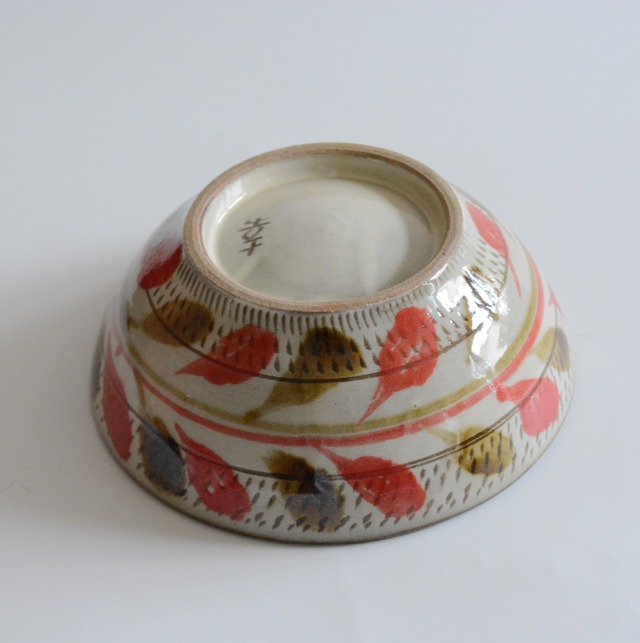 【やちむん 幸陶器】リーフ柄 赤 × 飛びカンナ 5寸ボール