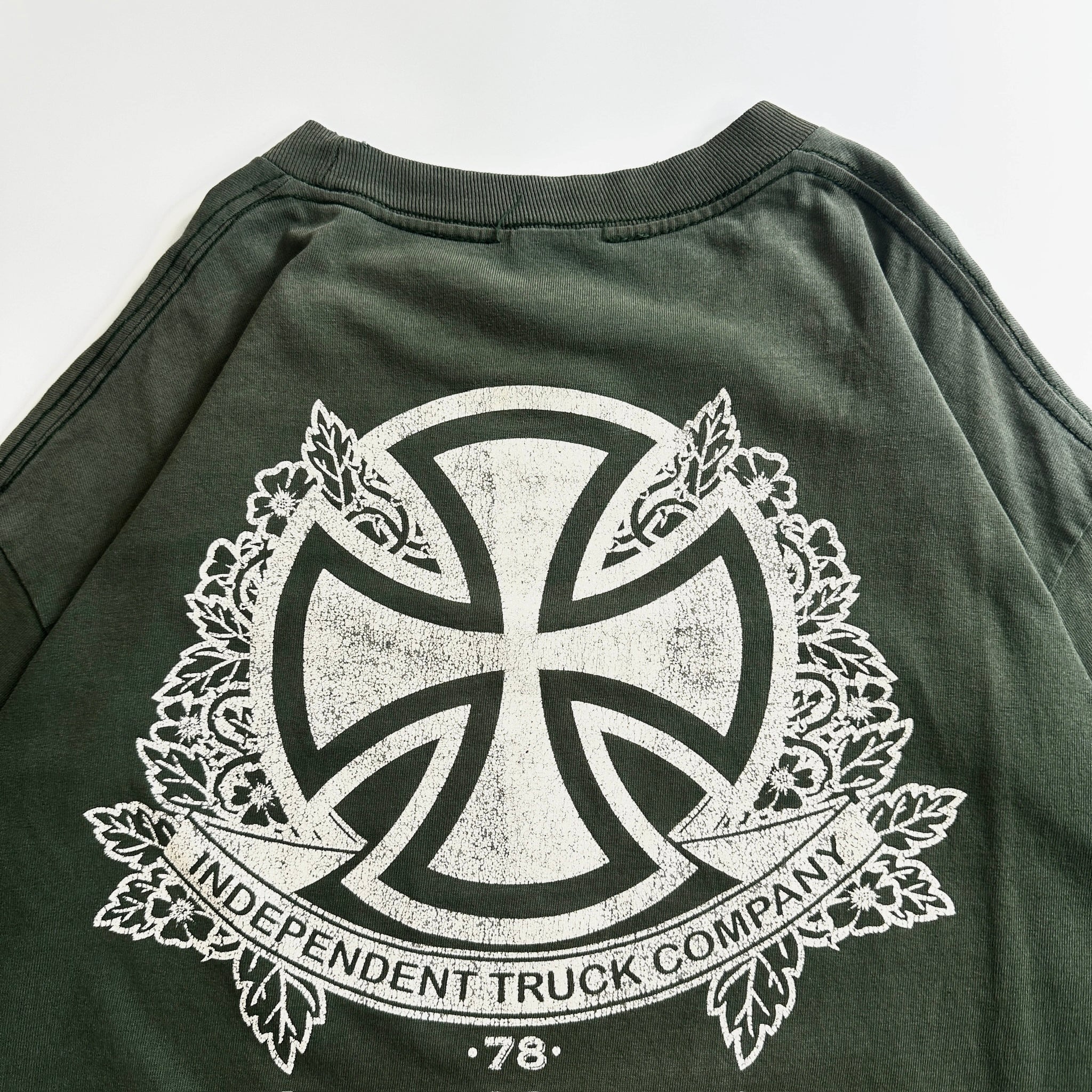 00s Independent Cross Logo Fade Tee