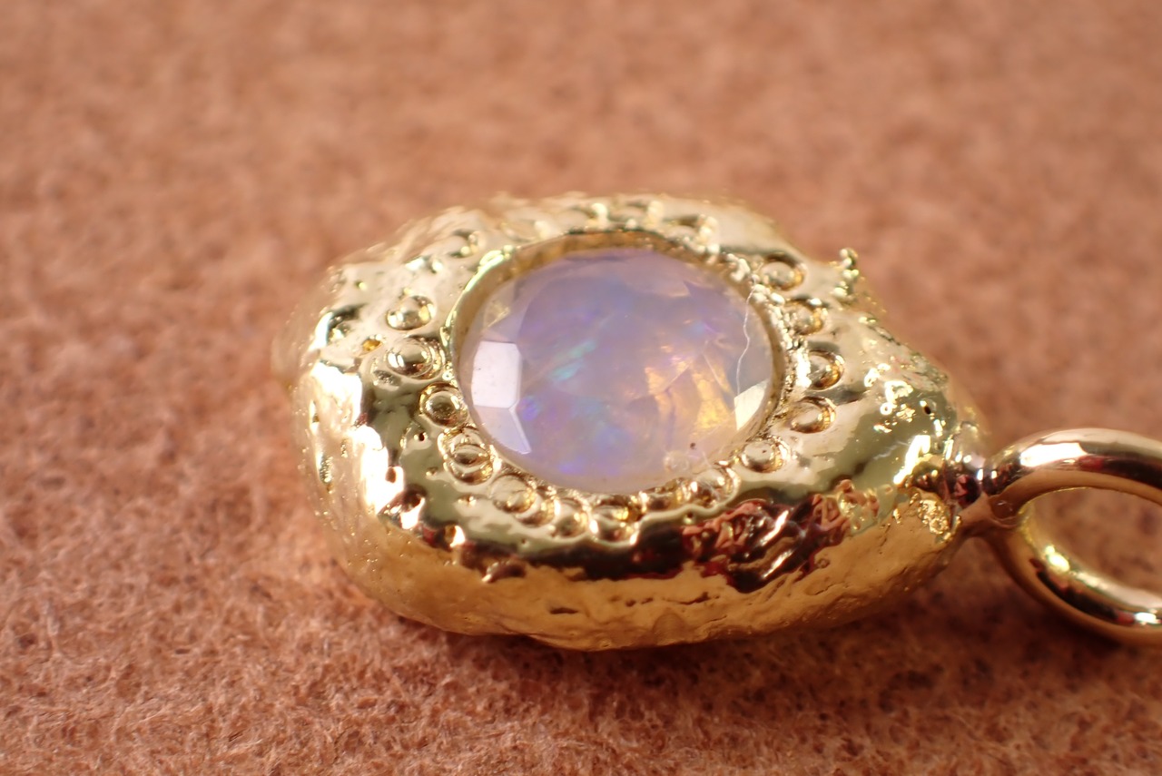 オパールペンダントトップ ブラス(真鍮) [D11‐94]