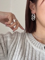 ボリュームツインループピアス