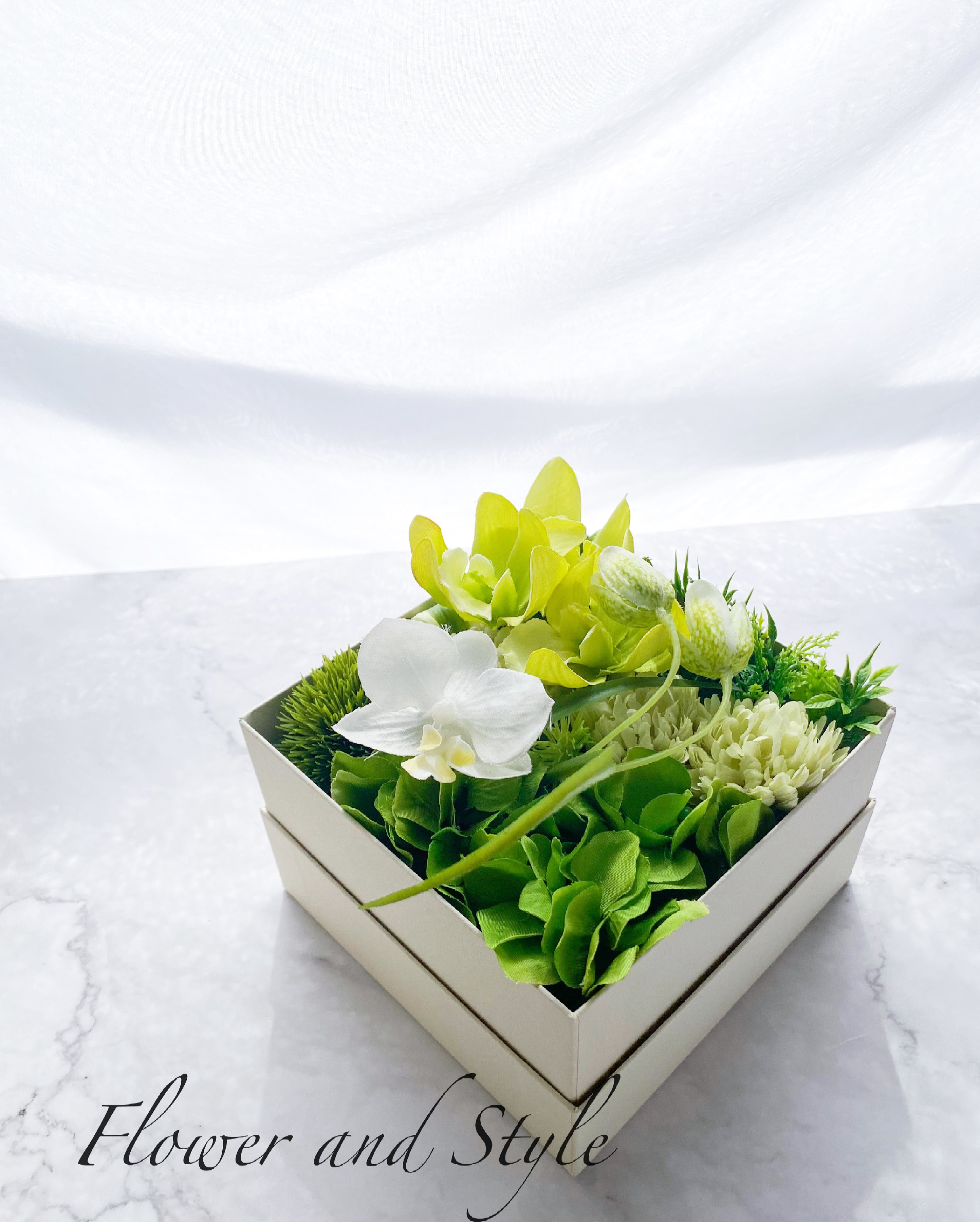 ユーカリのハーフリース ナチュラル シック 造花 プレゼント おしゃれ