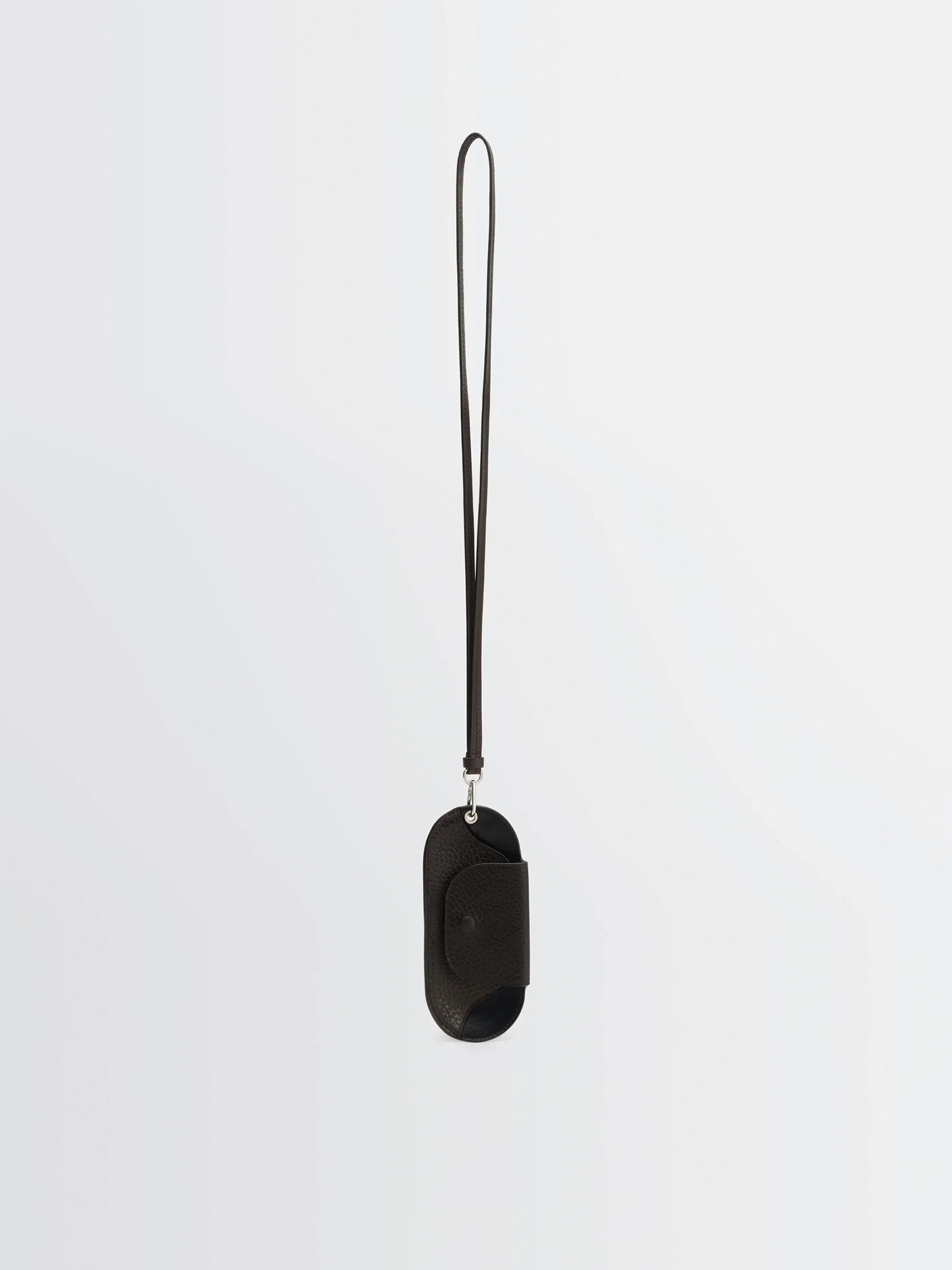 LEMAIRE BELL GLASSES HOLDER ダークチョコレート LEMAIRE(ルメール) BELL GLASSES HOLDER 公式通販