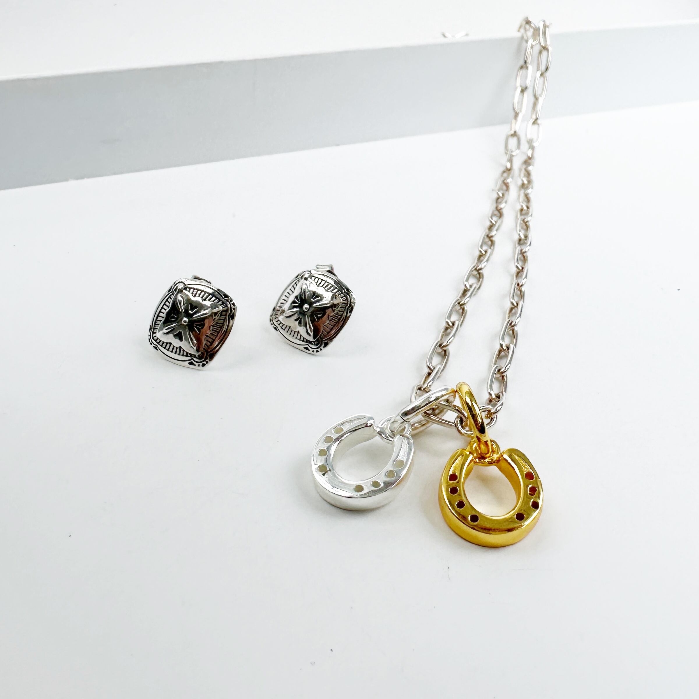 Lagoon Original ヒシガタ コンチョ スタッドピアス・ノンホールピアス