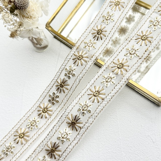 ルミナス　[ホワイト］インド刺繍リボン　2047