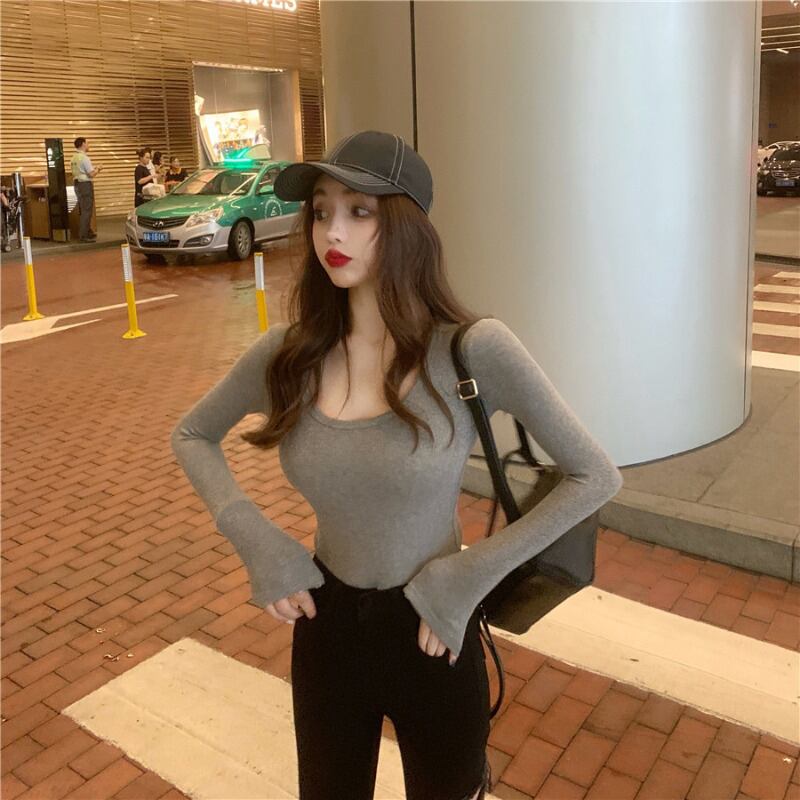 伸縮性のあるタイトフィット長袖グレーインナーベースシャツは、女性の2020年秋新潮ラウンドネックスリムTシャツを上回ります ブラックストロベリース45125397695