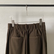 【受注予約：11月上旬入荷予定】アーバンツイルハイウエストタックPT/カーキブラウン