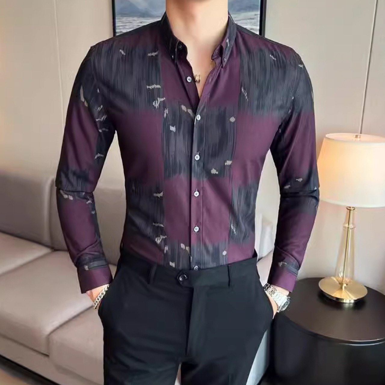 個性的でハンサムな印象を与えるスリムフィットシャツ　SH038