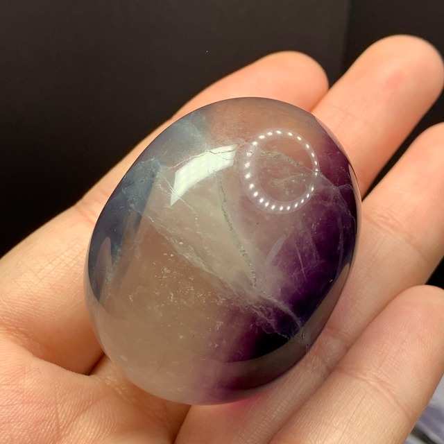 141.可愛い色合い♪フローライトたまご 台座付き