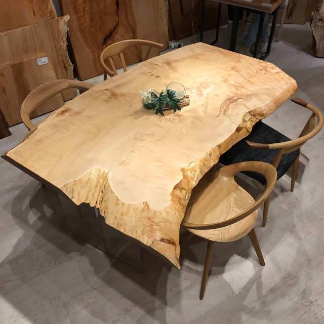 【縮杢】栃（トチ）_1625×870-890-820×52_横浜元町店_テーブル天板/一枚板 250846 t001