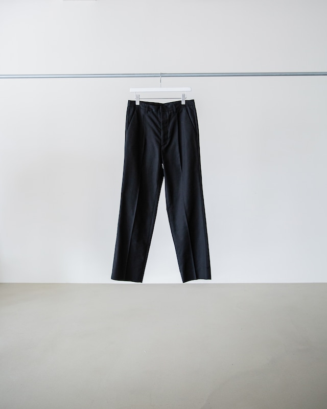 1 TUCK STRAIGHT TROUSER(BLK)