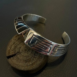 ローンパーカー（Lonn Parker）ターコイズ×オニキス バングル