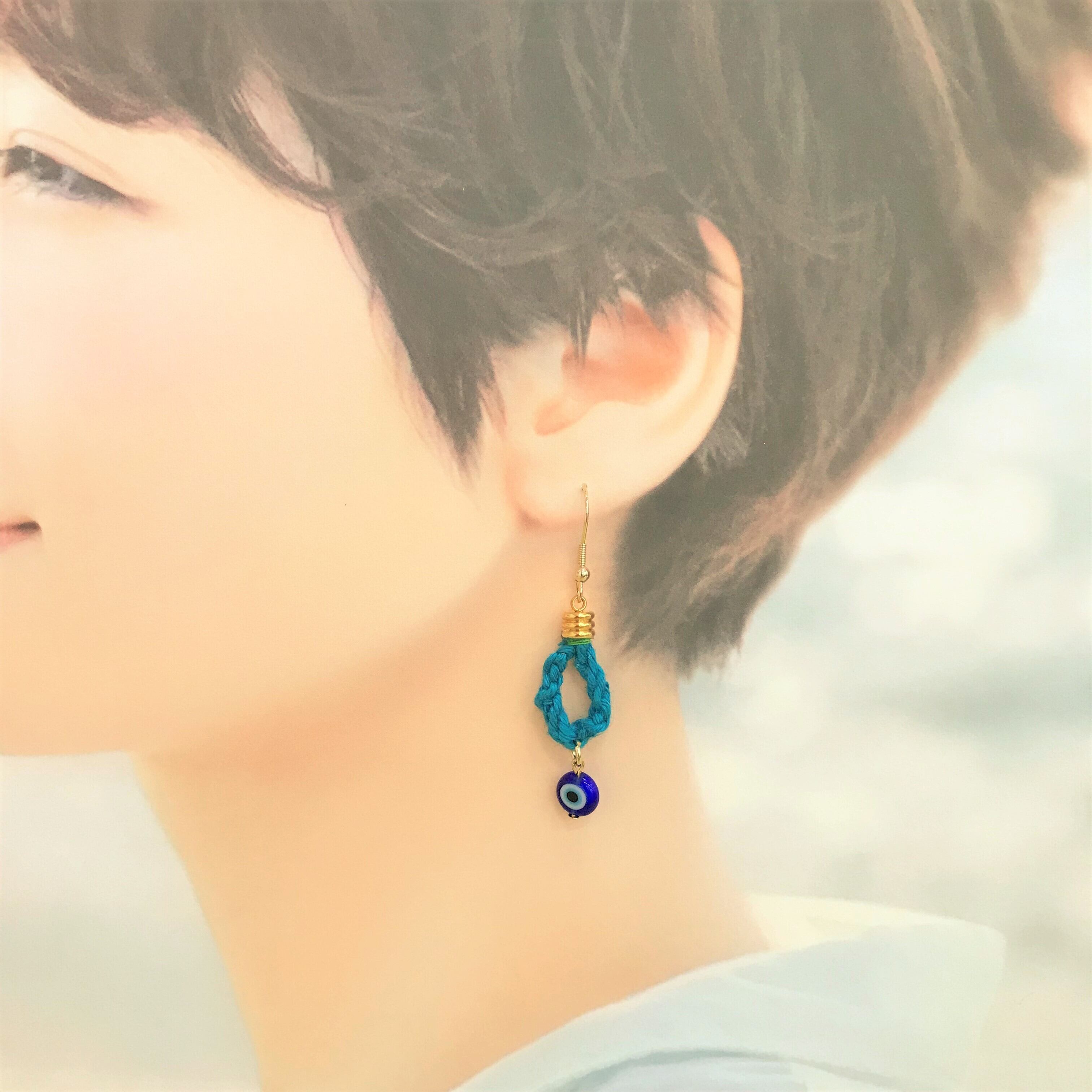 KARAヘンプピアス・ラッキーモチーフブルー