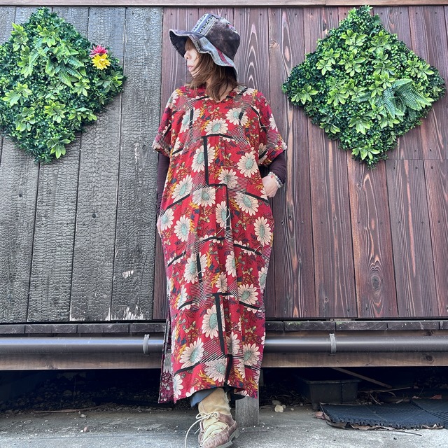 Vネックスリットインドワンピース