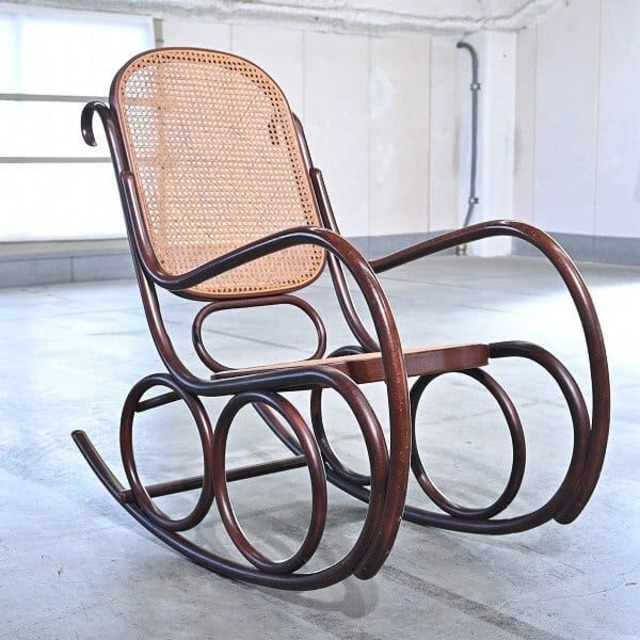 IDC大塚家具 秋田木工 31万「No.5-RU」ロッキングチェア ブナ材 籐 ラタン 1人掛け リビング 曲げ木 パーソナル 揺れ椅子 AKITAMOKKO【 中古家具/中古インテリア/USED家具ユーズド家具/リサイクル】