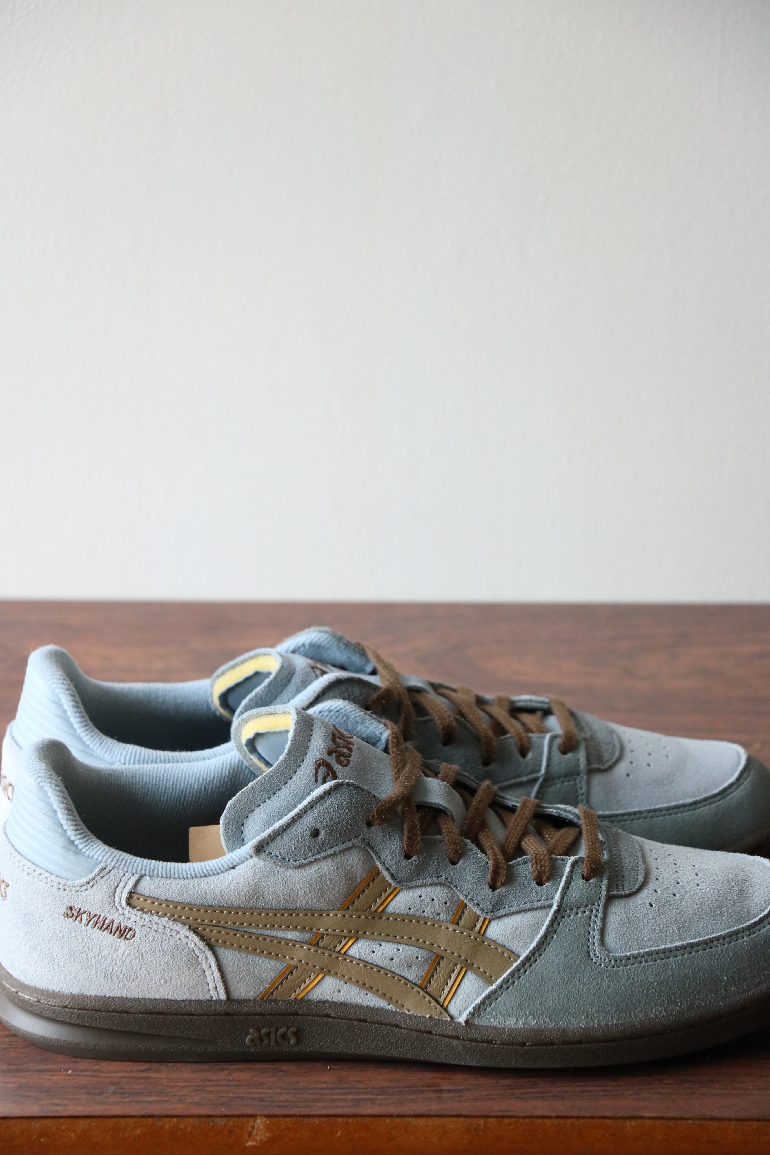 アシックスasics SKYHAND OG 24cm ZDOLPHIN GREY SKYHAND OG | Unisex | Dolphin Grey/Pepper | Sportstyle Shoes