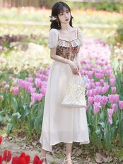 【0013】Vintage Lace Flower Short Sleeve Dress