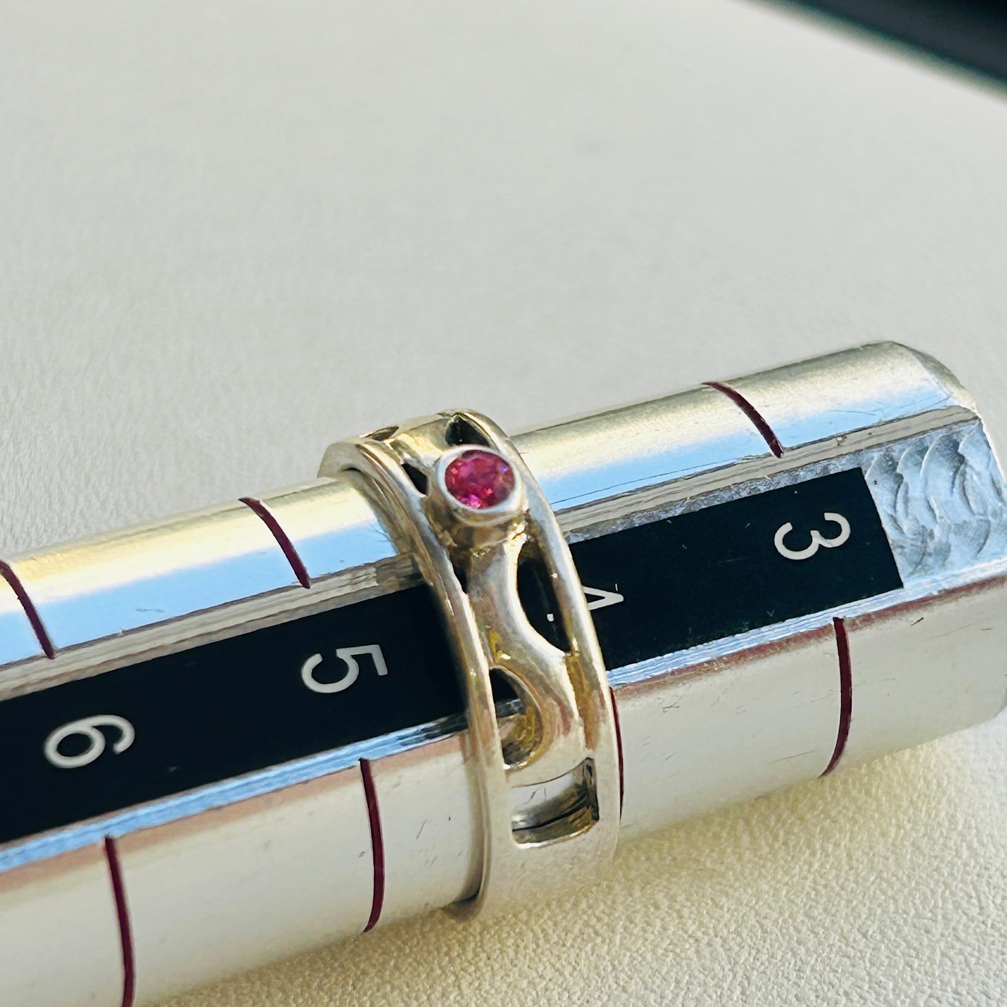 4号】シルバー925 Pinkストーンピンキーリング | Milo Antiques & Vintage
