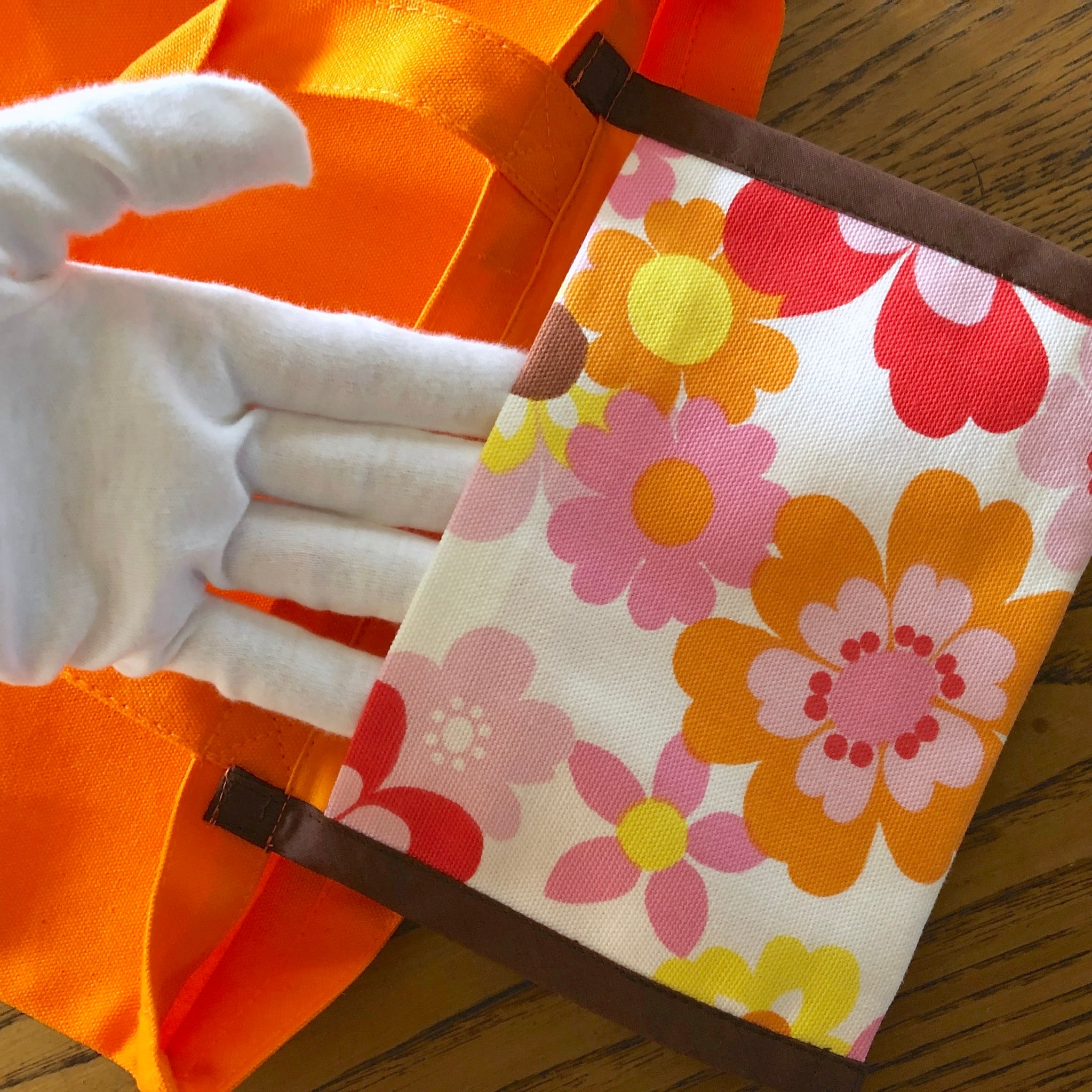 ミニトート【R】オレンジ×チョコレート キャスキッドソンのポケット