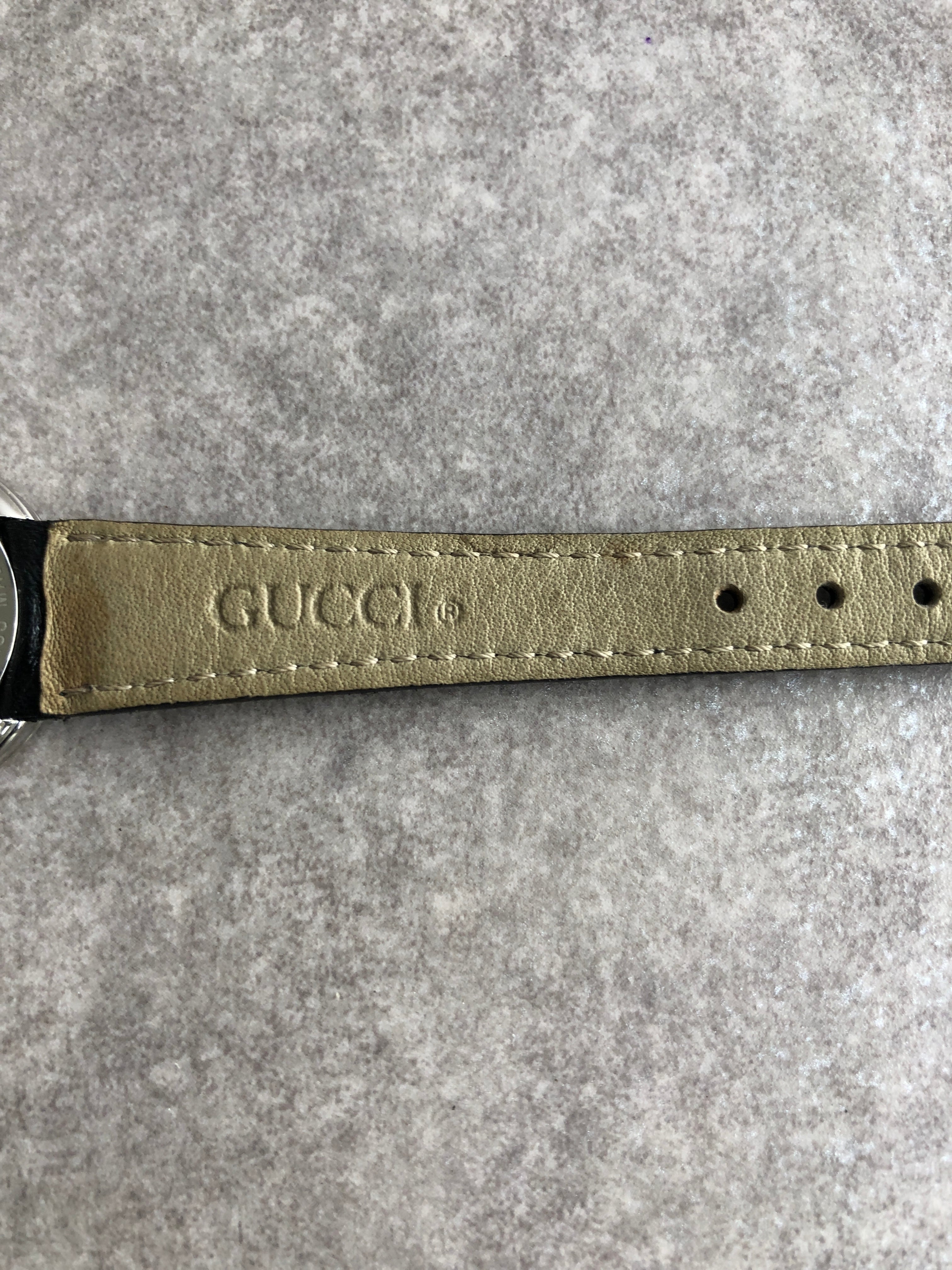 GUCCI グッチ 腕時計 シルバー×ブラック ローマ文字 レザー クォーツ