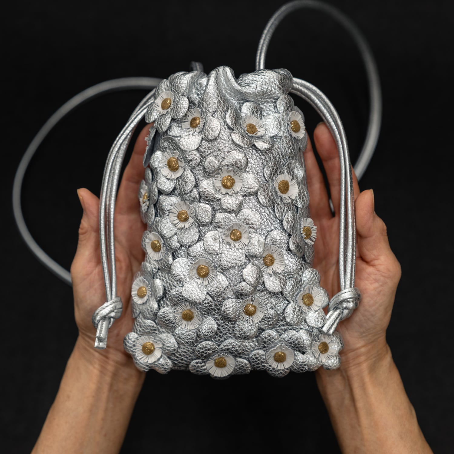 フラワー巾着バッグ イタリアレザー ミニバッグ シルバー