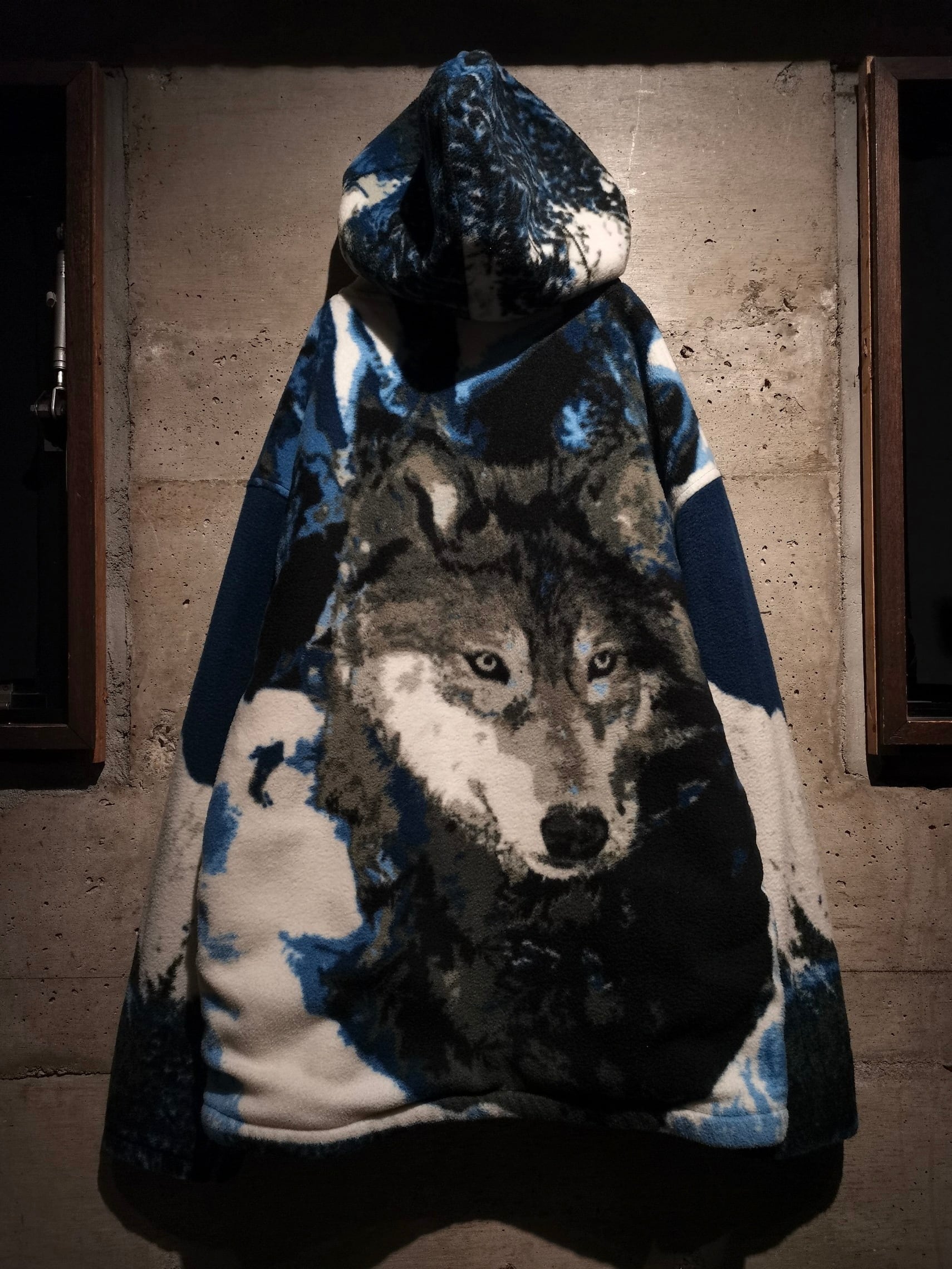 Caka】Wolf Design Vintage Loose Hooded Fleece Jacket | Caka(カカ 