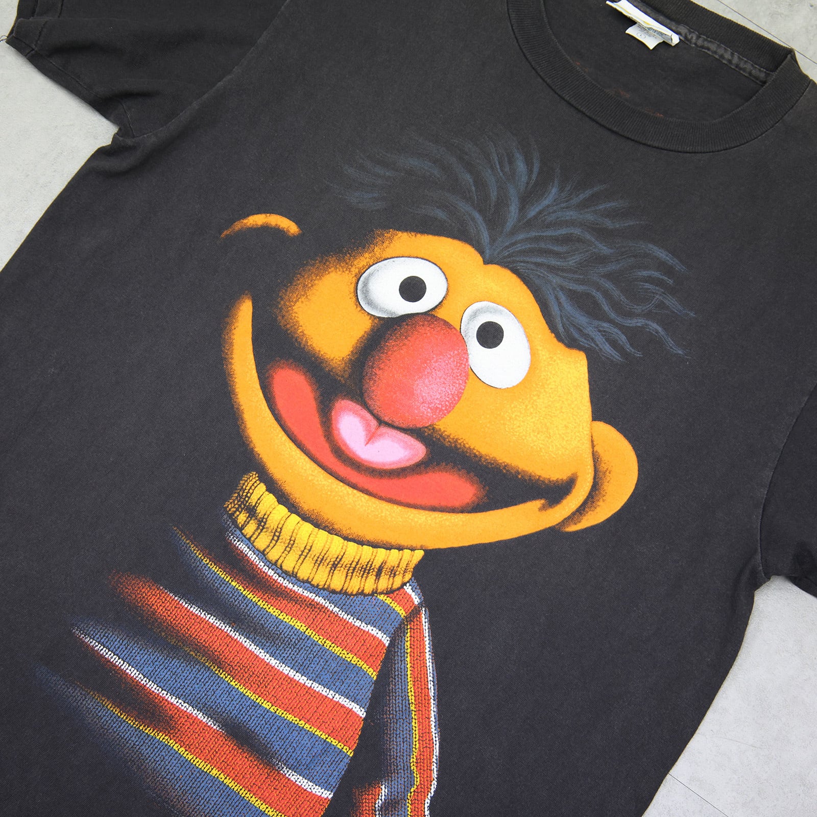 1990s Sesame Street “ERNIE” Shadow Graphic T-Shirt / Black / L