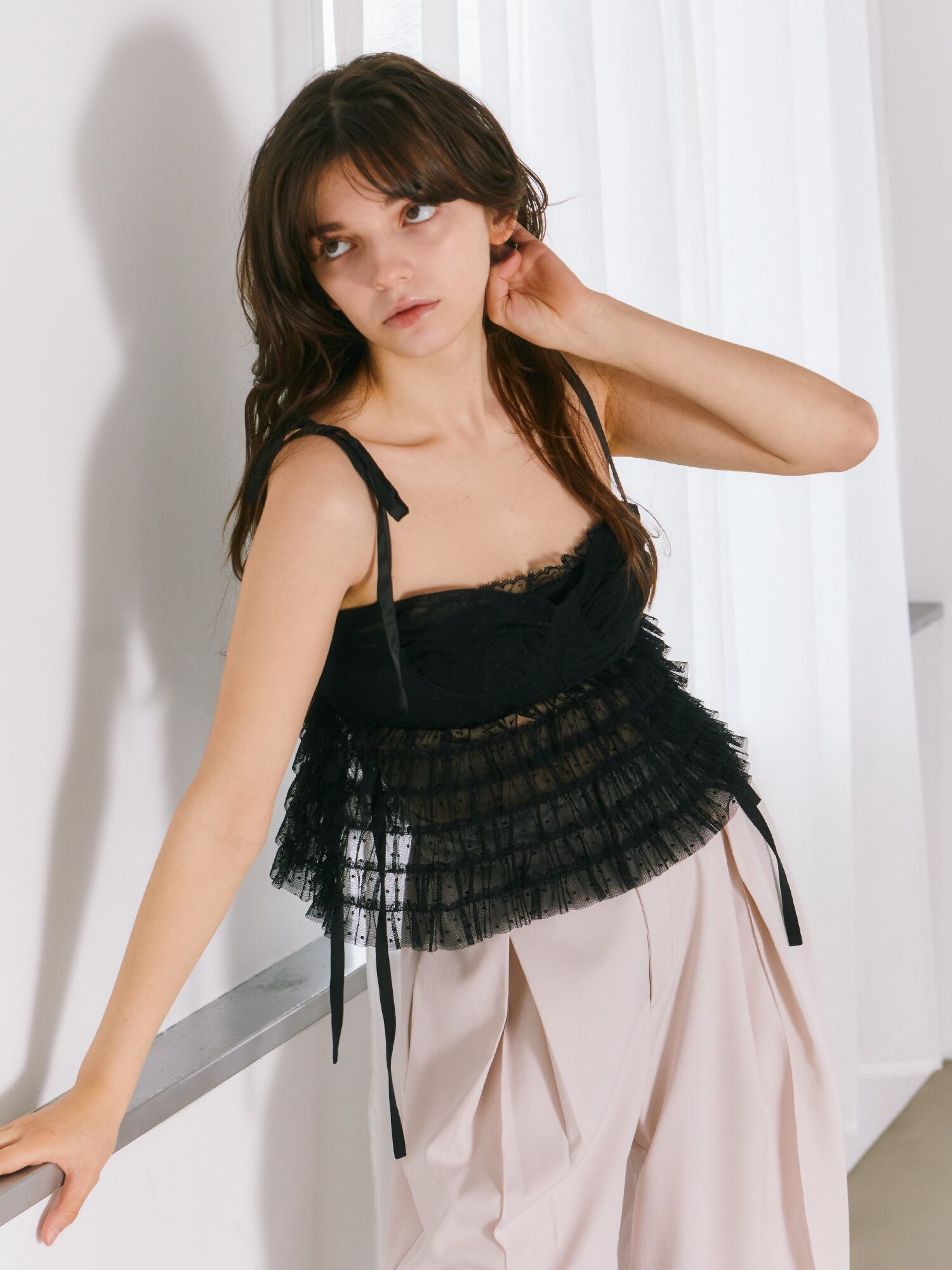 CREAM FRILL BUSTIER -BLACK- | mieya mieya