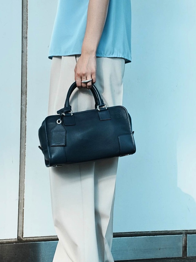 LOEWE ロエベ アマソナ28 ネイビー シルバー金具 ハンドバッグ