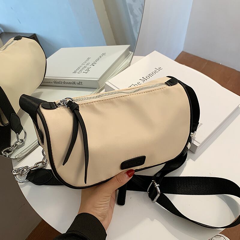 レッド ショルダーバッグ メッセンジャーバッグ Tiancai_Wing_Bag10030296155