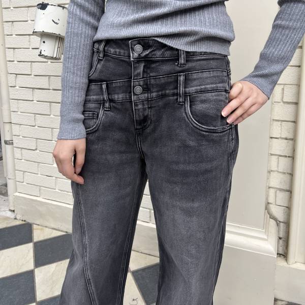 ユニセックス 2枚重ねデザインパンツ バンクジーンズ風 ワイドパンツ ユニセックス 2枚重ねデザインパンツ バンクジーンズ風 ワイドパンツ