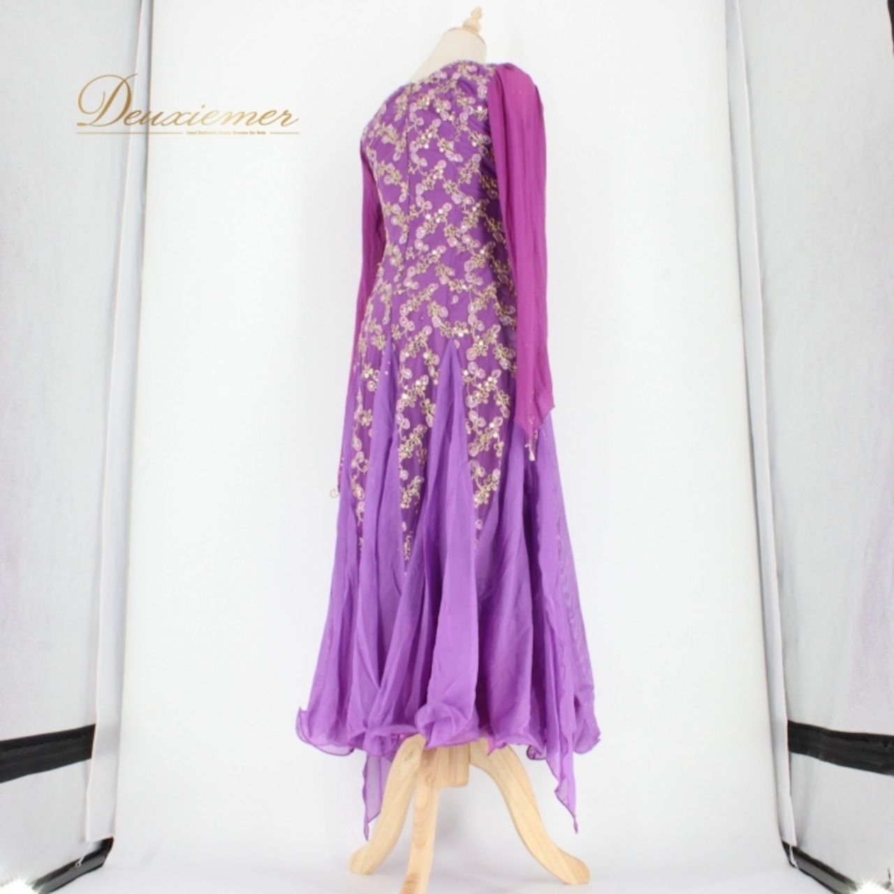 社交ダンス 衣装 スタンダード ドレス ワンピース パーティドレス 紫 prima boutique プリマブティック ラインストーン パープル系 バイオレット フロート 動きやすい おしゃれ 舞台衣装 上品 かわいい エレガント 遊び心 存在感 通常サイズ 伸縮性 派手 お祝い事 クラブイベント ダンスパーティー レディース 体型カバー 柔らかい