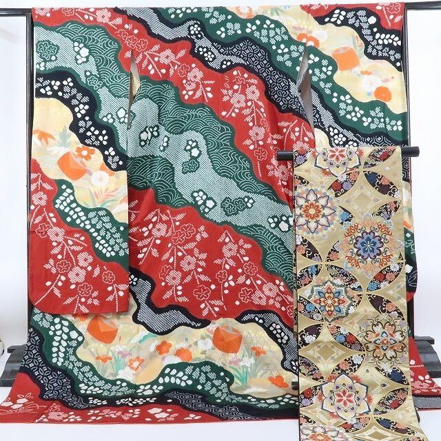 美品 3点セット 絞り 成人式 着物“贅沢な絢爛を花開き一生モノ 美品 3点セット 絞り 成人式 着物“贅沢な絢爛を花開き一生モノ